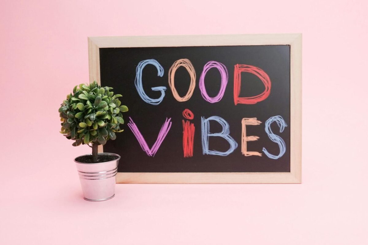 Black board with the phrase "Good Vibes".